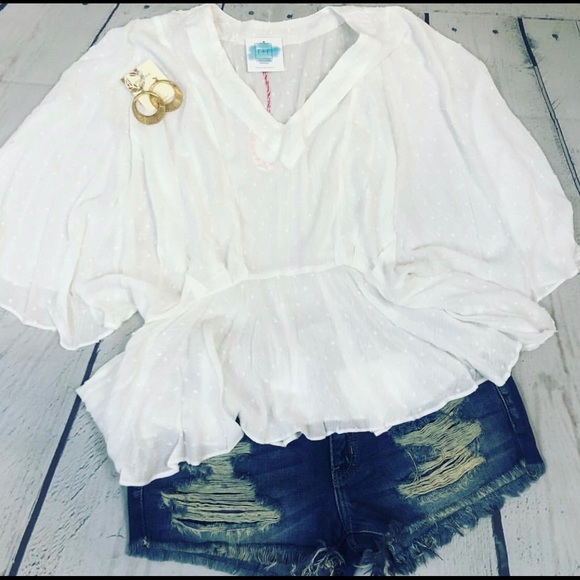 ⚡️Last one ⚡️Kancan distressed denim shorts Small - Picture 3 of 8